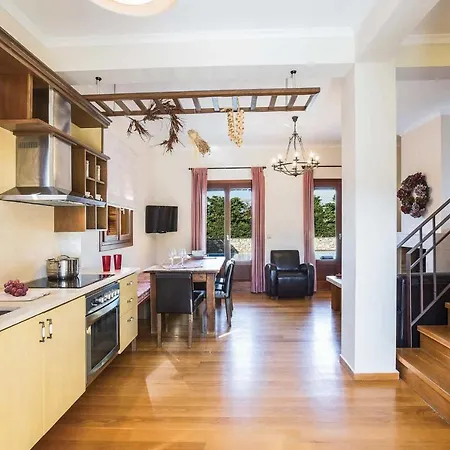 Agia Marina Sleeps 4 With Pool Air Con And Wifi Villa *