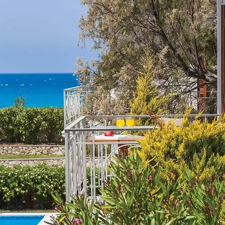 Agia Marina Sleeps 4 With Pool Air Con And Wifi